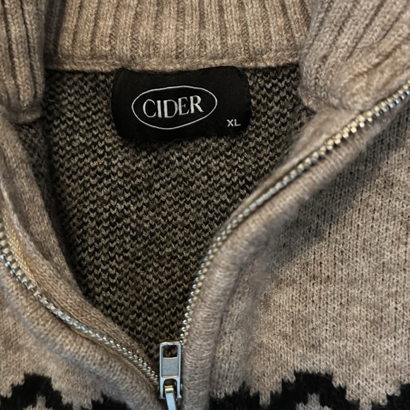 Cider | Mountain and Dragon Knitted Vest | Quarter Zip | Tan/Black | size XL - Picture 4 of 5